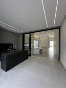 Casa de Condomínio com 4 Quartos à venda, 242m² no Condominio Jardim Versalles, Uberlândia - Foto 2