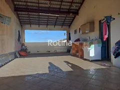 Casa com 3 Quartos à venda, 222m² no Cidade Jardim, Uberlândia - Foto 14