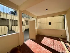 com 4 Quartos para alugar, 148m² no Jardim Vinte e Cinco de Agosto, Duque de Caxias - Foto 19