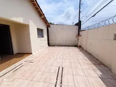 Casa Comercial com 3 Quartos para alugar, 140m² no Cidade Jardim, São Carlos - Foto 4