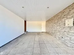 Casa com 3 Quartos para venda ou aluguel, 190m² no Alvorada, Contagem - Foto 2