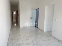 Casa com 2 Quartos à venda, 60m² no Jardim Canaã, Uberlândia - Foto 2