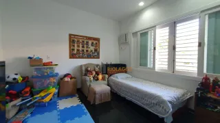 Casa com 3 Quartos à venda, 575m² no Ogiva, Cabo Frio - Foto 22