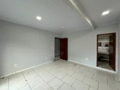 Apartamento com 2 Quartos para alugar, 150m² no Mantiquira, Duque de Caxias - Foto 3