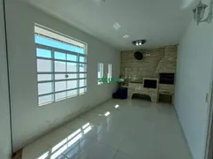 Casa com 2 Quartos para alugar, 220m² no Ilha da Figueira, Jaraguá do Sul - Foto 3
