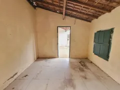 Casa com 3 Quartos para alugar, 118m² no Mansorur, Uberlândia - Foto 16