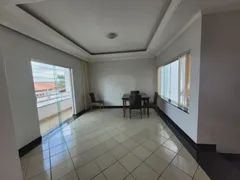 Casa com 3 Quartos à venda, 300m² no Vigilato Pereira, Uberlândia - Foto 4