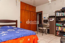 Casa com 4 Quartos para alugar, 147m² no Santa Mônica, Uberlândia - Foto 7