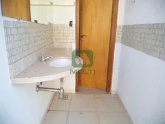 Casa com 3 Quartos para alugar, 436m² no Gávea, Uberlândia - Foto 30