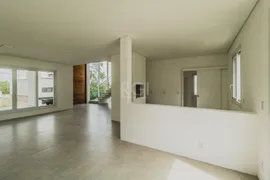 Casa de Condomínio com 3 Quartos à venda, 198m² no Krahe, Viamão - Foto 4