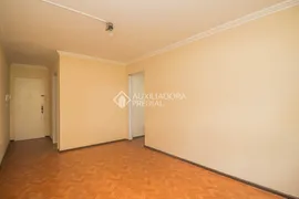 Apartamento com 2 Quartos para alugar, 60m² no Agronomia, Porto Alegre - Foto 4