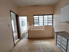 Casa com 2 Quartos à venda, 200m² no Centro, Uberlândia - Foto 14