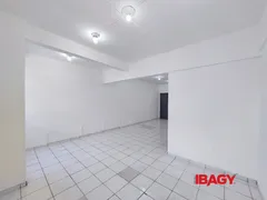 Conjunto Comercial / Sala para alugar, 40m² no Centro, Florianópolis - Foto 4