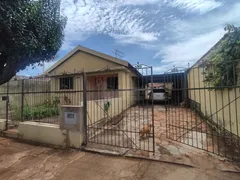 Casa com 3 Quartos à venda, 229m² no Vila Santana, Araraquara - Foto 2