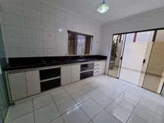 Casa com 3 Quartos à venda, 233m² no Riviera Fluminense, Macaé - Foto 4
