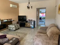 Casa com 3 Quartos à venda, 207m² no Jardim Esperança, Volta Redonda - Foto 2