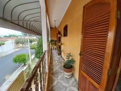 Casa com 3 Quartos à venda, 199m² no Jardim Pinheiros Vila Xavier, Araraquara - Foto 3