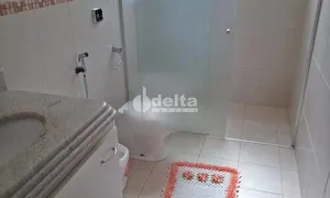 Casa com 4 Quartos à venda, 204m² no Santa Mônica, Uberlândia - Foto 5