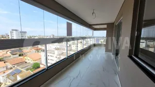 Apartamento com 3 Quartos à venda, 113m² no Santa Mônica, Uberlândia - Foto 1