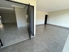 Casa de Condomínio com 4 Quartos à venda, 236m² no Jardins Madri, Goiânia - Foto 2