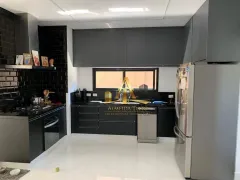 Casa de Condomínio com 3 Quartos à venda, 210m² no Suru, Santana de Parnaíba - Foto 3