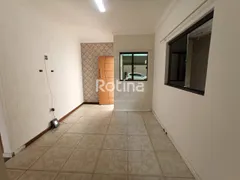 Casa com 3 Quartos para alugar, 120m² no Brasil, Uberlândia - Foto 4