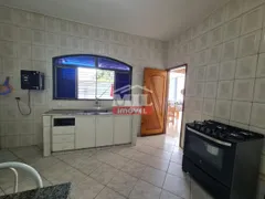 Casa com 3 Quartos à venda, 496m² no Vila Regina, Goiânia - Foto 2