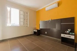 Casa com 4 Quartos para alugar, 290m² no Espiríto Santo, Porto Alegre - Foto 12