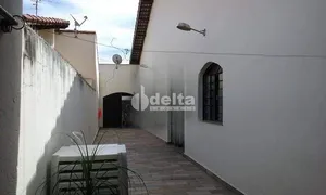 Casa com 4 Quartos à venda, 204m² no Santa Mônica, Uberlândia - Foto 10