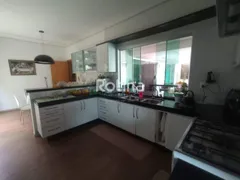 Casa de Condomínio com 4 Quartos para alugar, 315m² no Morada da Colina, Uberlândia - Foto 8