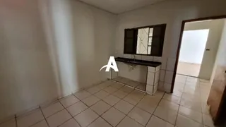 Casa com 3 Quartos à venda, 113m² no Santa Mônica, Uberlândia - Foto 7