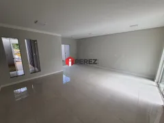 Casa com 3 Quartos à venda, 163m² no Recanto dos Pássaros, Campo Grande - Foto 2