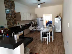 Casa com 3 Quartos à venda, 300m² no Jardim das Palmeiras, Uberlândia - Foto 14