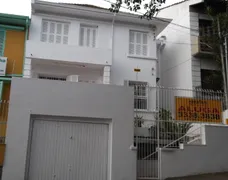 Casa com 4 Quartos para alugar, 270m² no Santa Cecília, Porto Alegre - Foto 1