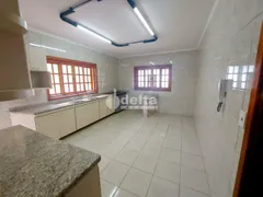 Casa com 4 Quartos à venda, 242m² no Umuarama, Uberlândia - Foto 20