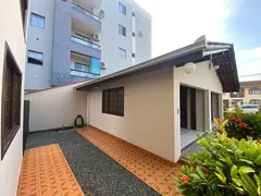 Sobrado com 5 Quartos à venda, 220m² no Iririú, Joinville - Foto 11