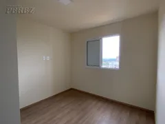 Apartamento com 3 Quartos para alugar, 75m² no Aurora, Londrina - Foto 13