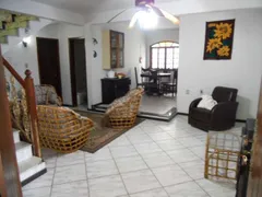 Casa com 3 Quartos para alugar, 150m² no Praia dos Amores, Balneário Camboriú - Foto 2