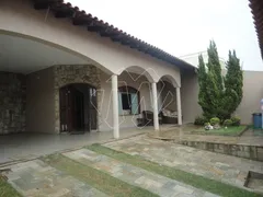 Casa com 3 Quartos à venda, 275m² no Jardim das Roseiras, Araraquara - Foto 2