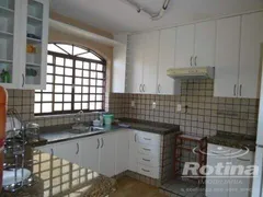 Casa com 5 Quartos à venda, 325m² no Jardim Finotti, Uberlândia - Foto 11