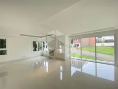 Casa de Condomínio com 3 Quartos para alugar, 233m² no Agronomia, Porto Alegre - Foto 2