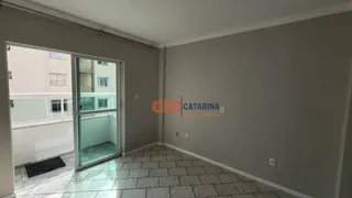 Apartamento com 2 Quartos para alugar, 79m² no Centro, Balneário Camboriú - Foto 3