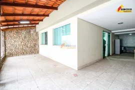 Casa com 3 Quartos à venda, 221m² no Santo Antonio, Divinópolis - Foto 1