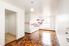 Apartamento com 3 Quartos para alugar, 74m² no Novo Mundo, Curitiba - Foto 15