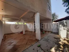 Casa com 3 Quartos para alugar, 200m² no Tibery, Uberlândia - Foto 2