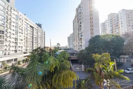 Apartamento com 2 Quartos à venda, 73m² no Passo da Areia, Porto Alegre - Foto 26