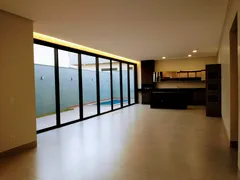 Casa de Condomínio com 4 Quartos à venda, 245m² no PORTAL DO SOL GREEN, Goiânia - Foto 3