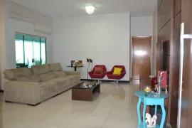 Casa com 3 Quartos à venda, 211m² no Santa Mônica, Uberlândia - Foto 4