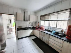 Sobrado com 3 Quartos à venda, 248m² no Vila Santa Helena, Poá - Foto 8