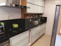 Apartamento com 4 Quartos para alugar, 240m² no Jardim Europa, Porto Alegre - Foto 11